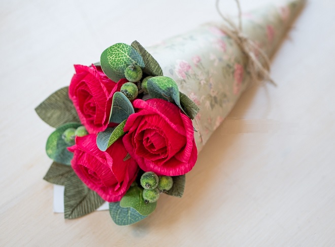 cách làm bó hoa hồng bằng giấy nhún cỡ nhỏ hoàn hảo