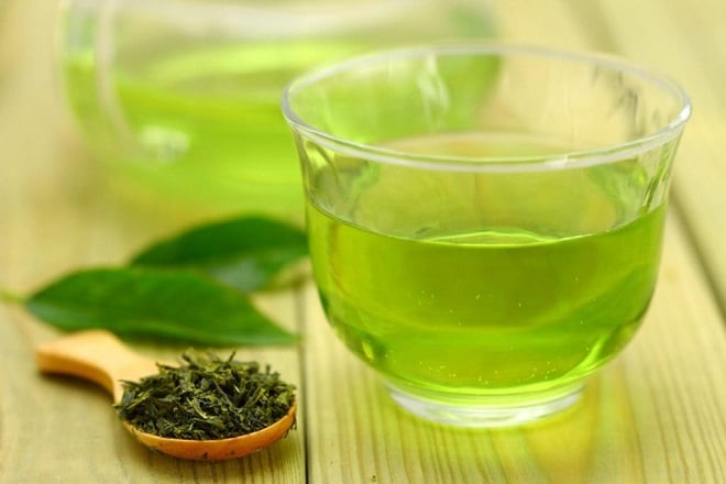 trà xanh chưa tàn nhang hiệu quả tại nhà