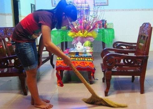 Giải thích tục kiên quét nhà, đổ rác trong 3 ngày tết