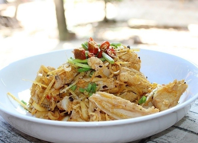 Cách làm món gà rang sả cả nhà đều khen