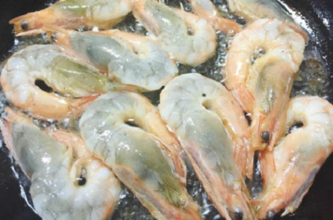 Cách làm tôm rim me ngon tuyệt mới nhìn đã muốn ăn