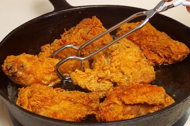 Học làm cánh gà rán ngon theo công thức chuẩn KFC để chiêu đãi cả nhà