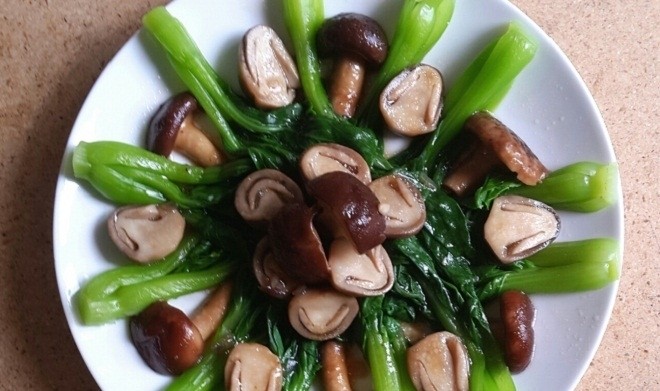 rau cải xào nấm