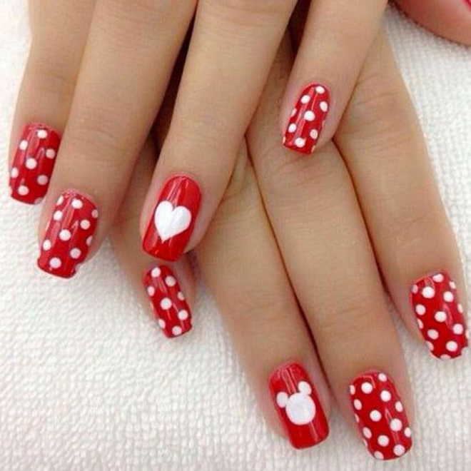 Nail đỏ Mickey và trái tim trắng