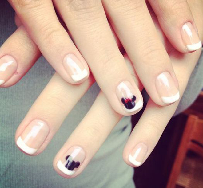 Nail màu nền trong Mickey đen