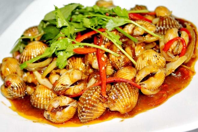 Cách làm sò huyết xào me chua chua, ngọt ngọt cực bắt vị