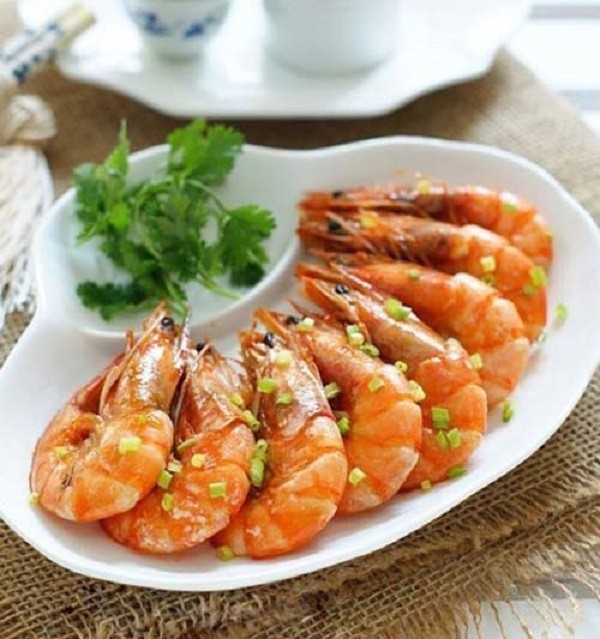Cách làm tôm rim tỏi cực ngon cho bữa cơm gia đình