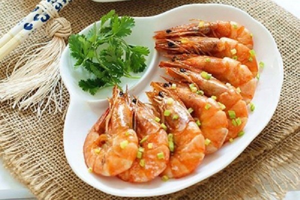 Cách làm tôm rim tỏi cực ngon cho bữa cơm gia đình